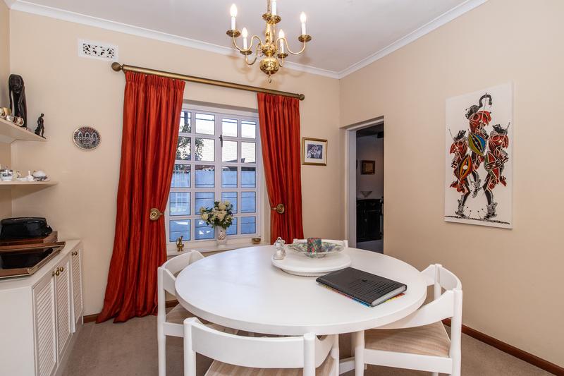 4 Bedroom Property for Sale in Constantia Western Cape